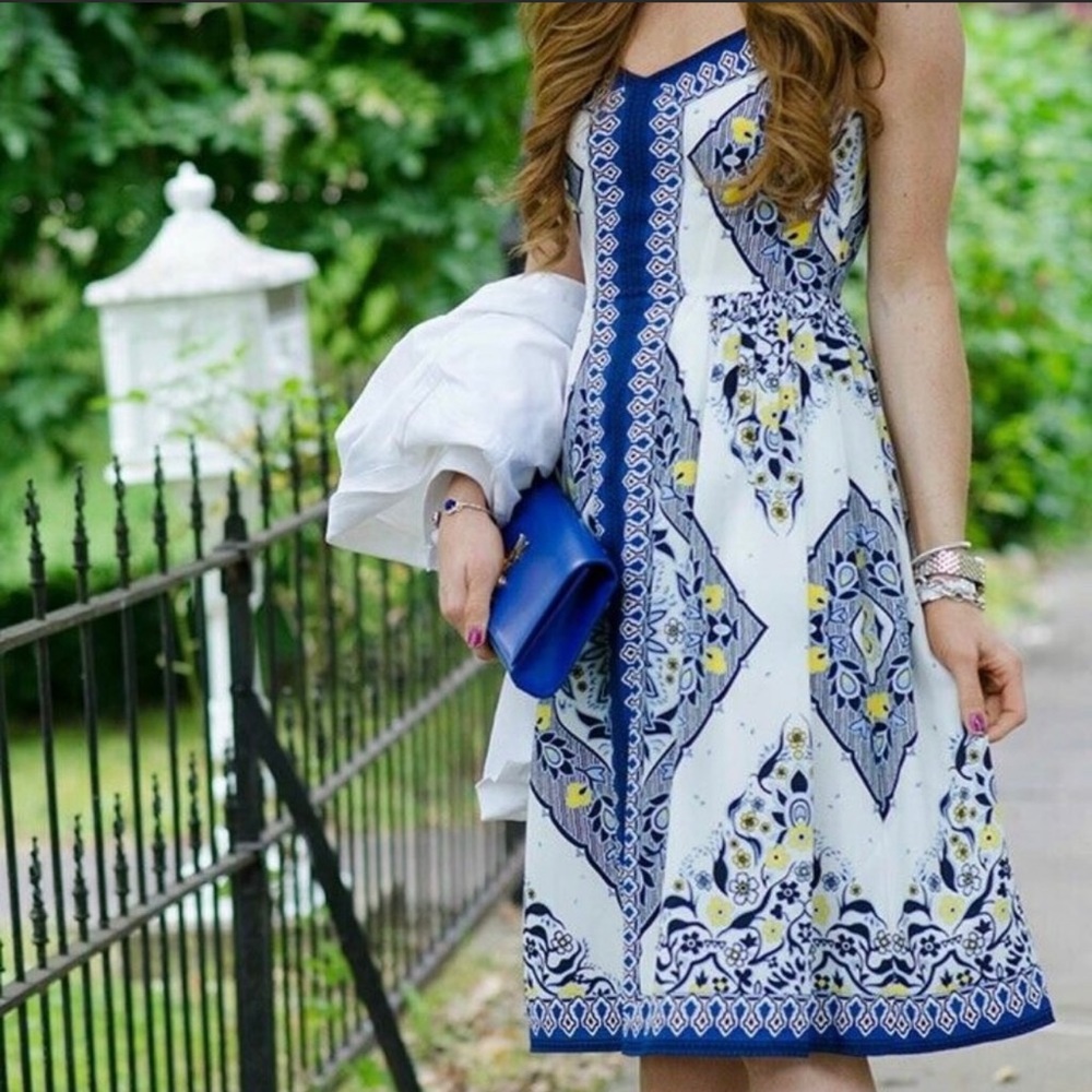 BANANA REPUBLIC MULTI-PRINT STRAPPY DRESS
COOL FLORAL🌷